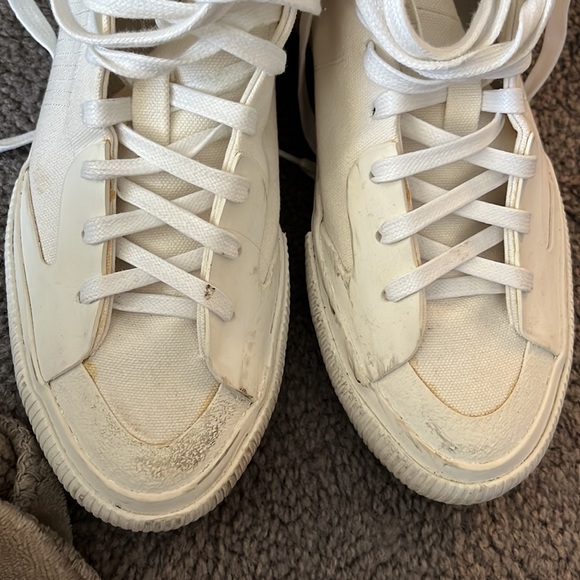 Authentic GIVENCHY high top sneakers - Picture 4 of 7